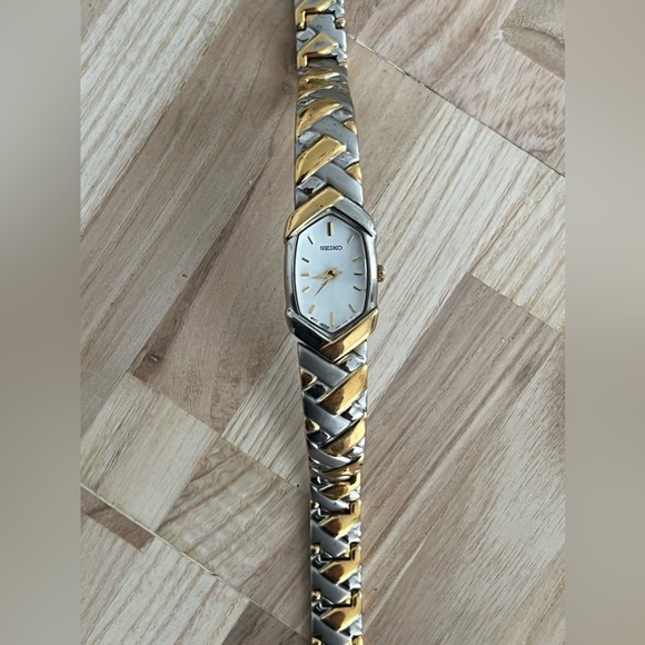 Seiko Ladies Watch Vintage Two Tone Braided Bracelet White Hexagonal Dial - Picture 5 of 12